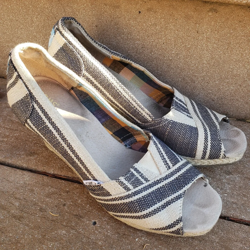 TOMs Calypso gray tan wedge sandal espadrille 7.5